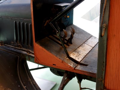 1910_Ford_T_open_truck_pic6