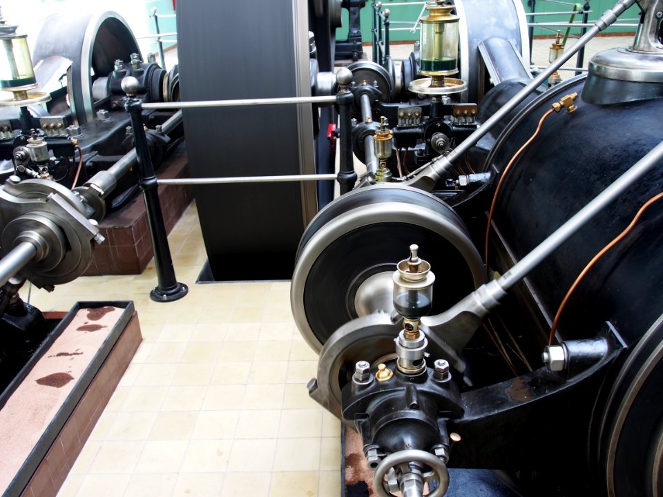 1909_Hannoversche_Maschinenbau_AG_steam_engine_at_the_Religiueze_Stoommachine_Ketelhuis_Steyl_pic1