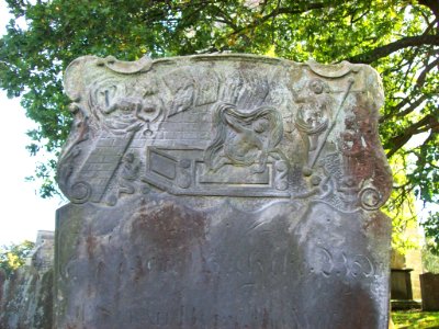 18th_century_gravestone,_St_Denys,_Rotherfield