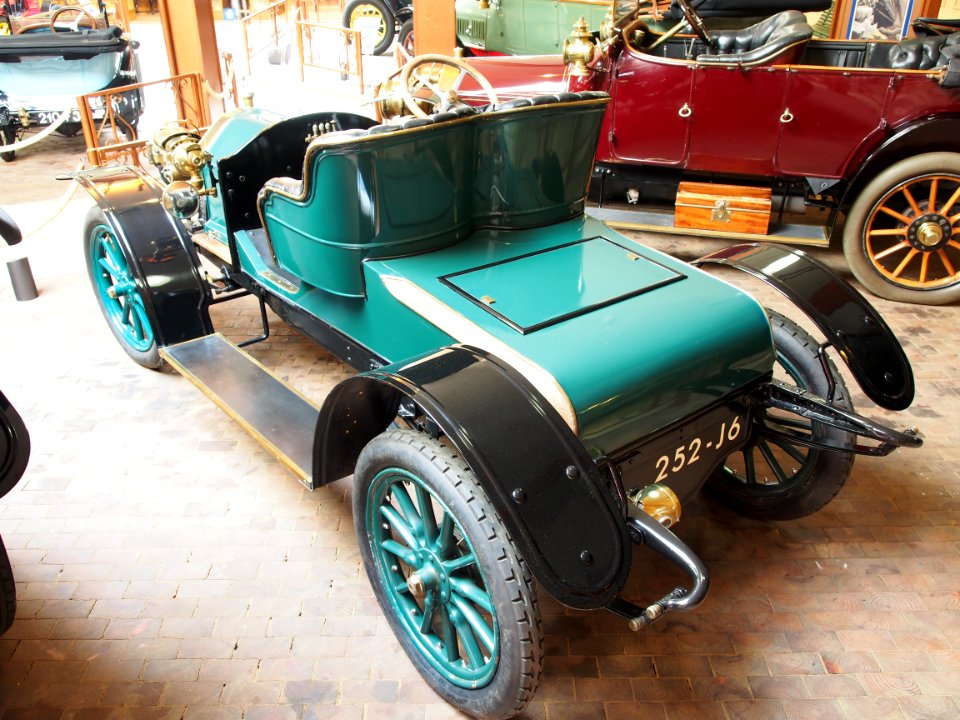 1910_Peugeot_Type_125_Runabout_photo_1