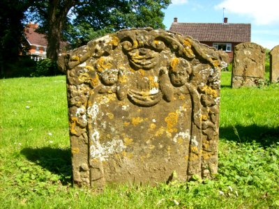 18th_century_gravestone,_Naseby