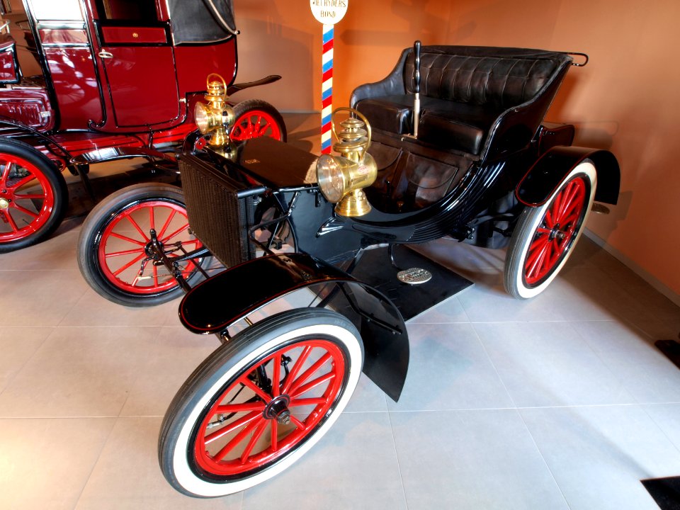1903_Duryea_Four-wheeled_Gasoline_Surrey_photo3