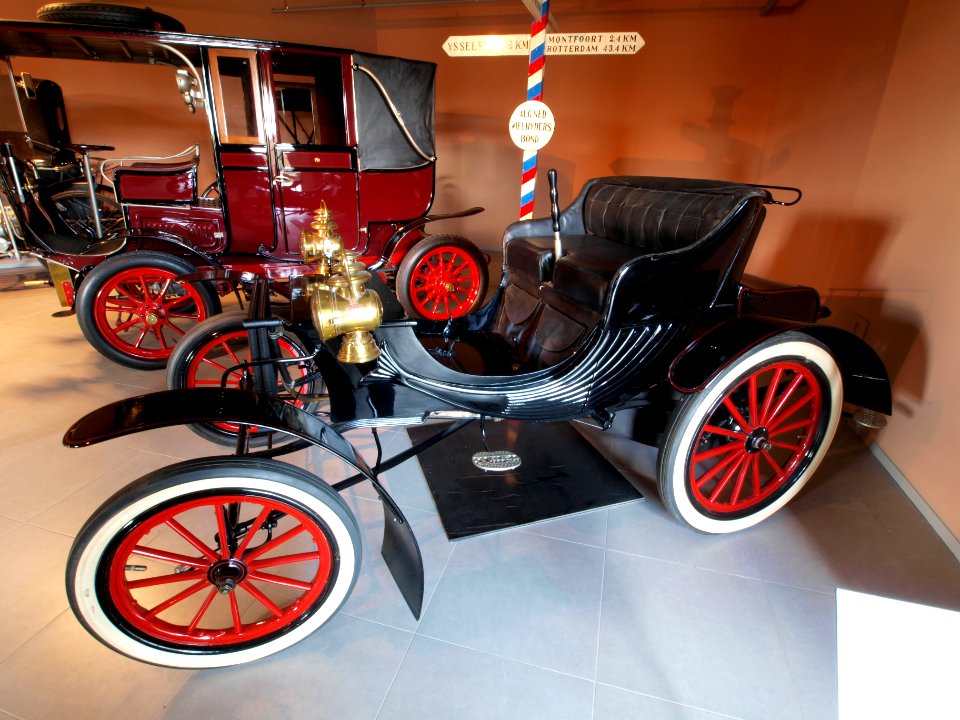 1903_Duryea_Four-wheeled_Gasoline_Surrey_p1