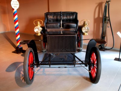 1903_Duryea_Four-wheeled_Gasoline_Surrey_photo2