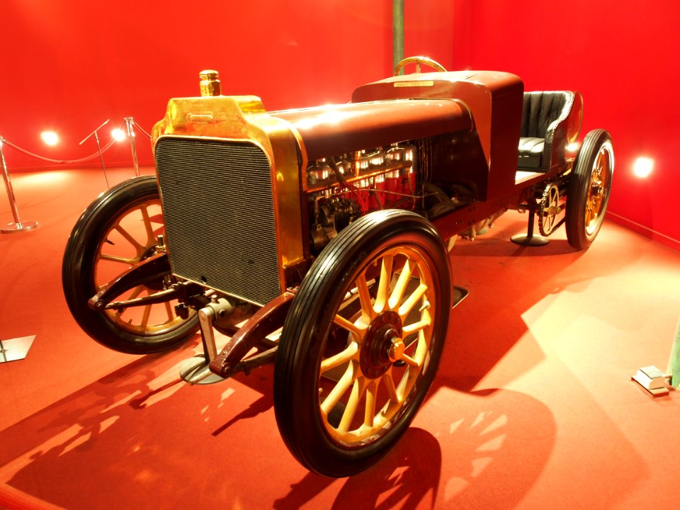 1904_Dufaux,_8_cylinder,_90hp,_12761cm3,_140kmh,_pic1