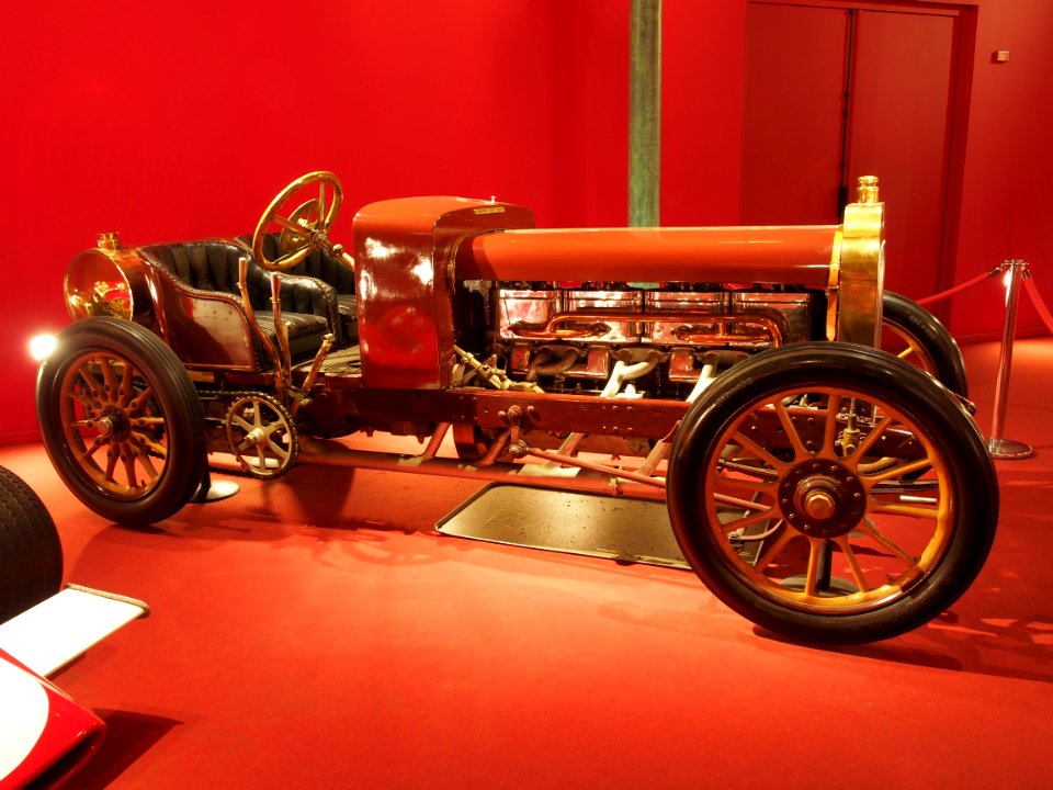 1904_Dufaux,_8_cylinder,_90hp,_12761cm3,_140kmh,_pic5