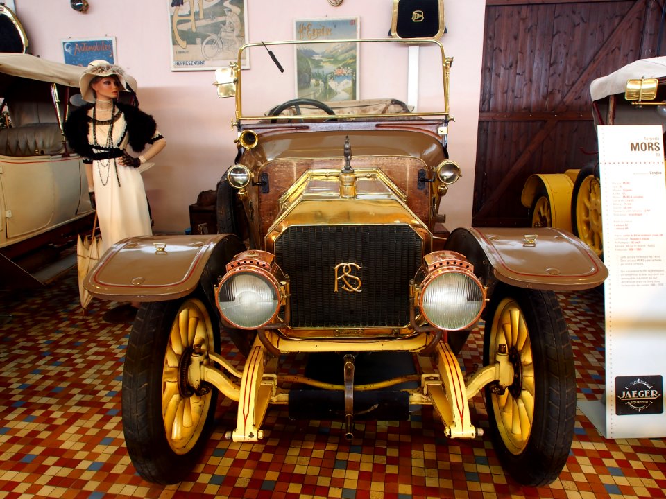 1911_Rochet_Schneider_Type_10200,_4cyl,_11CV_at_the_Musée_Automobile_de_Vendée_pic-2
