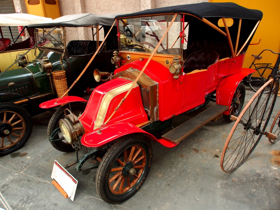 1910_Renault_AX,_2_cylinders,_1060_cm3,_6cv_pic3