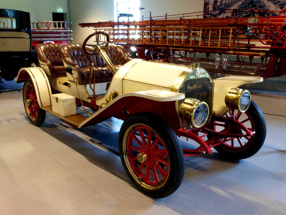 1910_Stoddard-Dayton_10C_4-seat_roadster_p2
