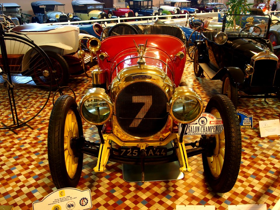 1912_Chenard_&_Walker_type_U,_14cv,_4_cylinder,_dual_ignition,_at_the_Musée_Automobile_de_Vendée_pic-1