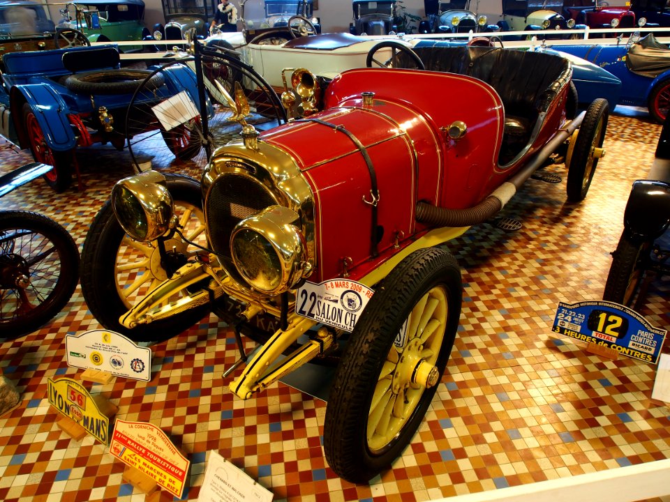 1912_Chenard_&_Walker_type_U,_14cv,_4_cylinder,_dual_ignition,_at_the_Musée_Automobile_de_Vendée_pic-2