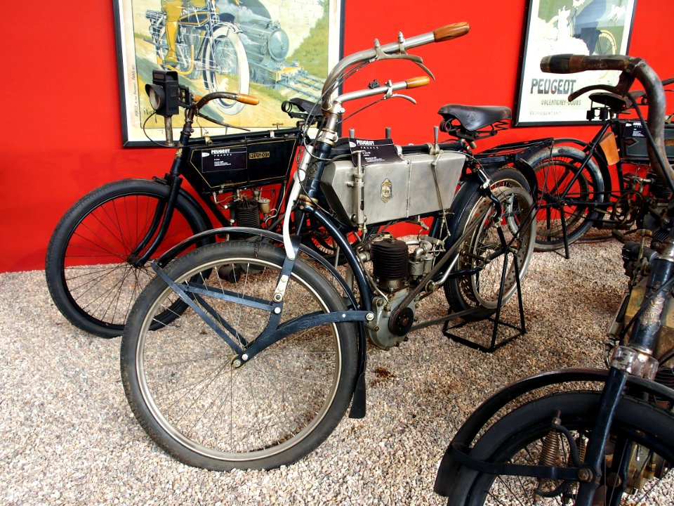 1904_Peugeot_E-3,5cv,_Musée_de_la_Moto_et_du_Vélo,_Amneville,_France