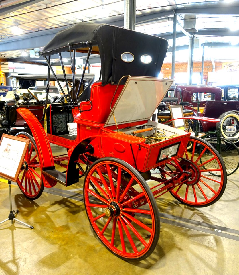 1904_Schacht_Auto-Runabout_-_Automobile_Driving_Museum_-_El_Segundo,_CA_-_DSC01746