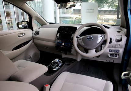 2017_Nissan_Leaf_interior