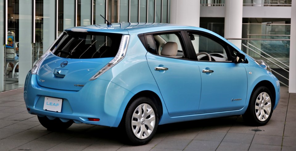 2017_Nissan_Leaf_rear