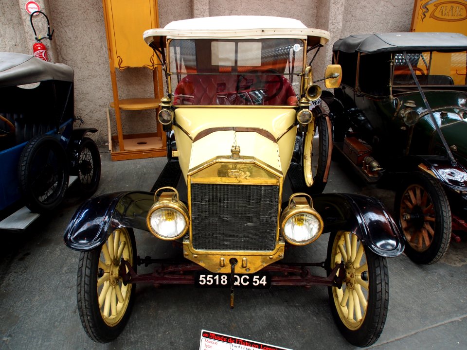 1908-1927_Ford_T,_4_cylinder,_2880_cm3,_20hp,_pic2