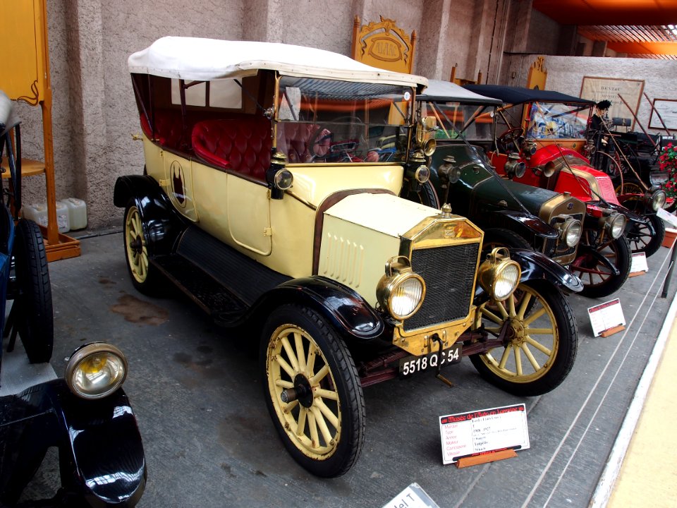 1908-1927_Ford_T,_4_cylinder,_2880_cm3,_20hp,_pic1