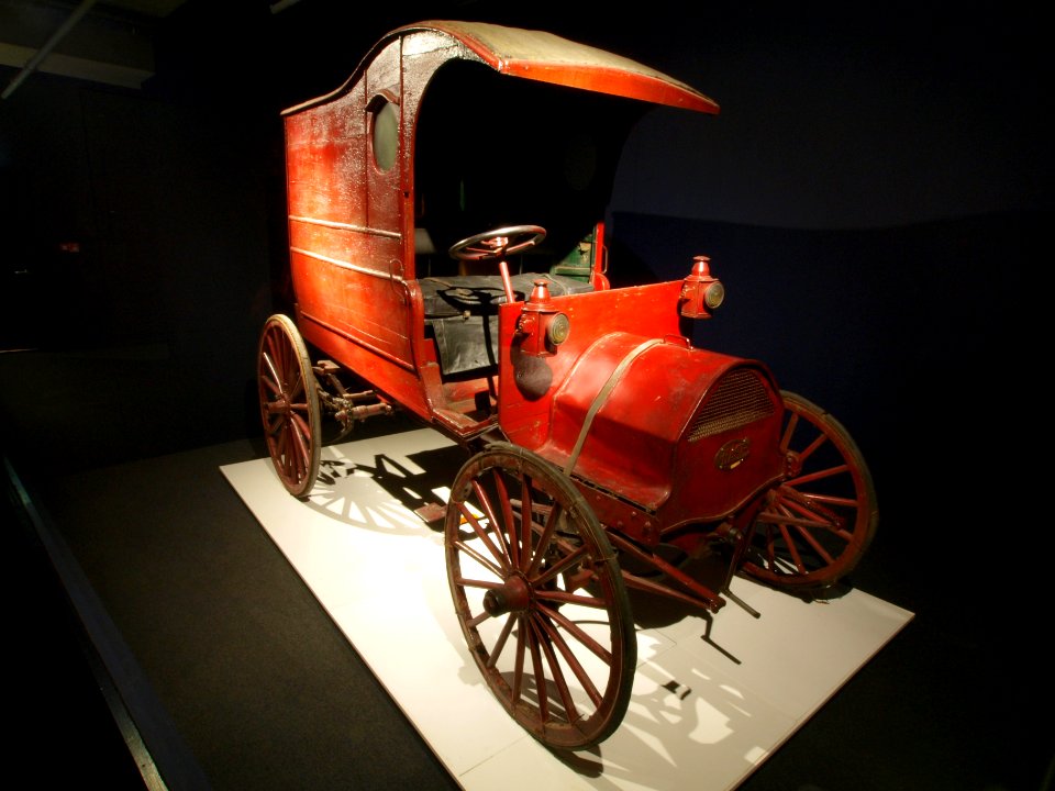 1908_Chase_Highwheeler_Delivery_Van_photo1