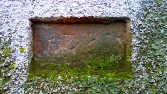 2017_Freital_Burgk_Datumsstein_der_Schlossmauer
