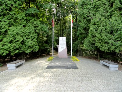 2017_Miejsce_pamięci_żołnierzy_Grupy_AK_Kampinos,_Warszawa_ulica_Michaliny,_1
