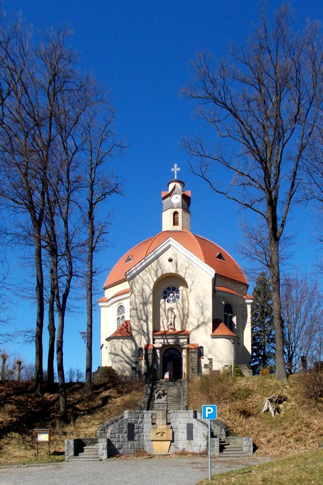 2017_Kirschau_Kirche_-_Südostansicht