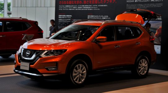 2017_Nissan_X-Trail_20X_Hybrid