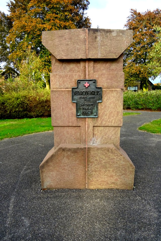 20161013_Monument_Rode_Kruis_Otterlo