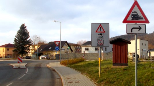 2017_Freital_Coschützer_Straße_Kreisverkehr