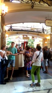 20160811_115428_Interiors_of_Moscow_GUM