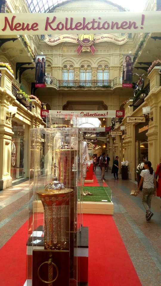 20160811_115350_Interiors_of_Moscow_GUM