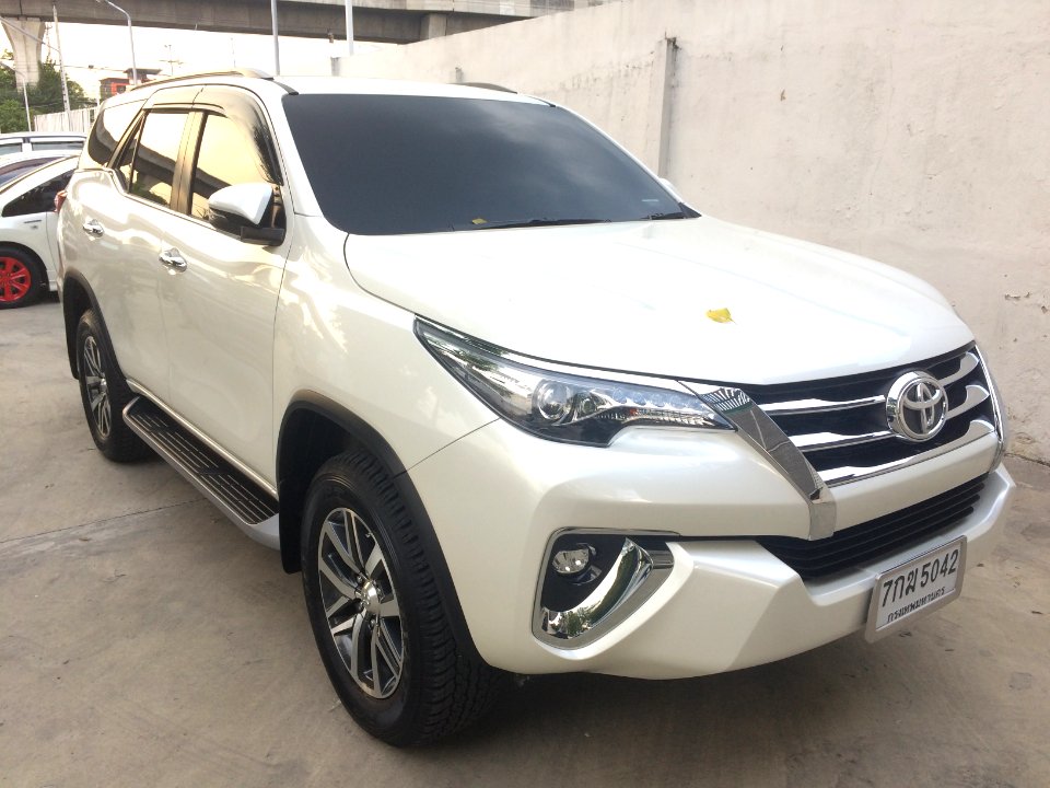 2017-2018_Toyota_Fortuner_(AN160)_2.4_V_SUV_(22-03-2018)_02