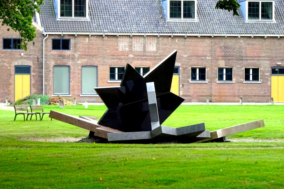 20160923_Sculptuur1_Hoofdweg_bij_PI_Veenhuizen