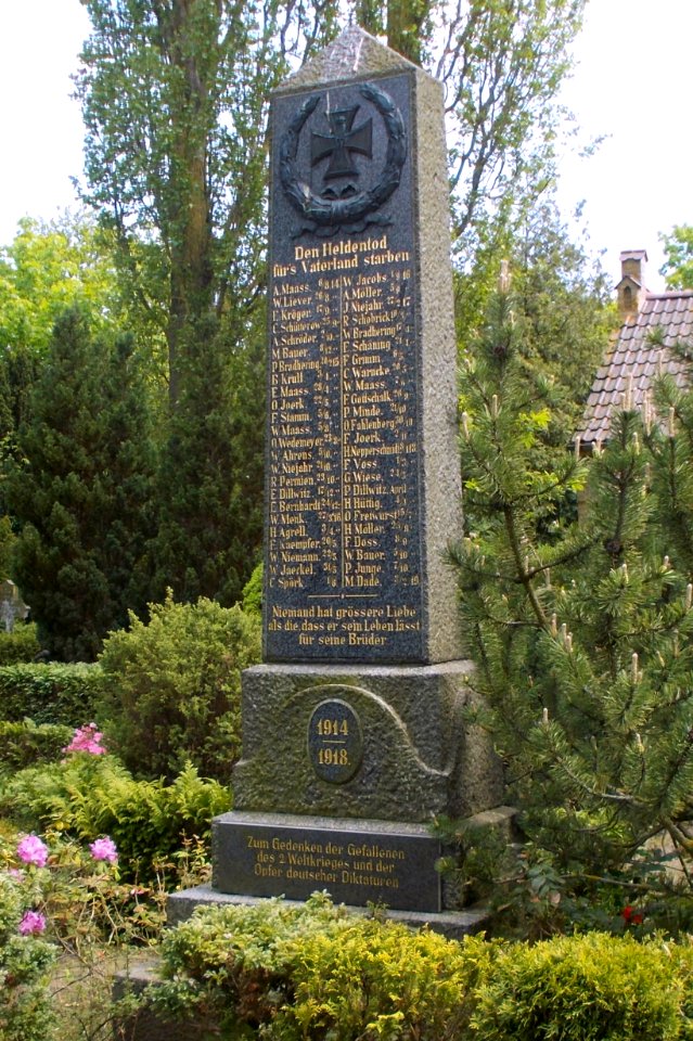 2017_Wustrow_Denkmal_1._und_2._Weltkrieg