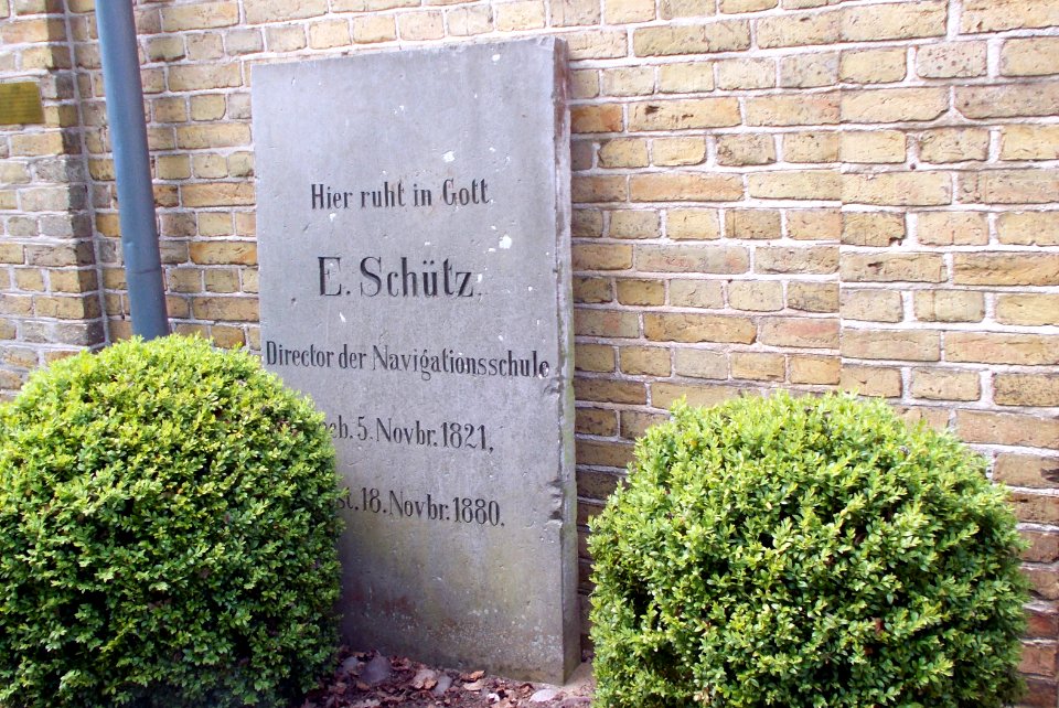 2017_Wustrow_historisches_Grab_E._Schütz