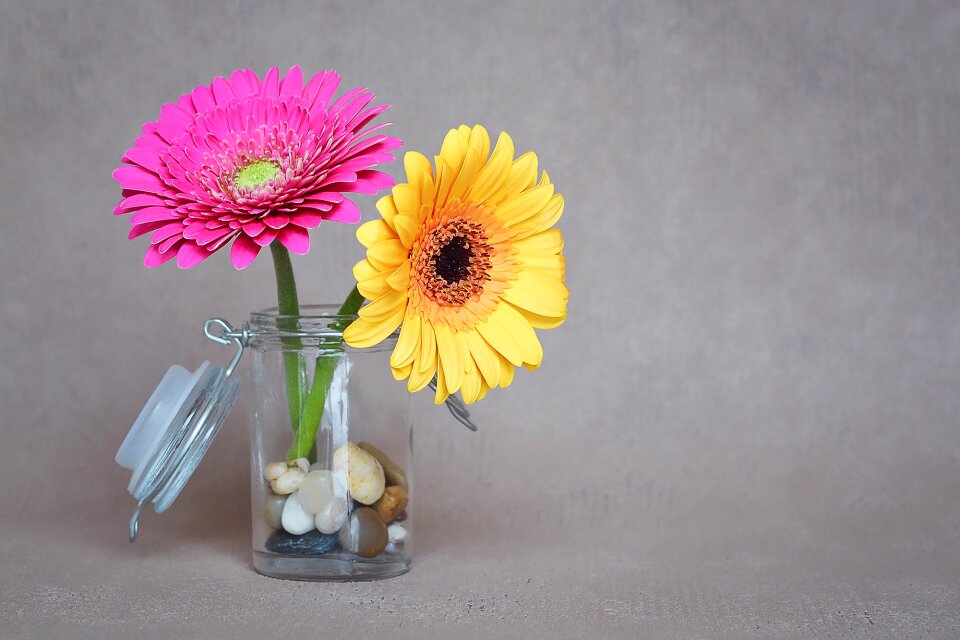 Yellow vase glass