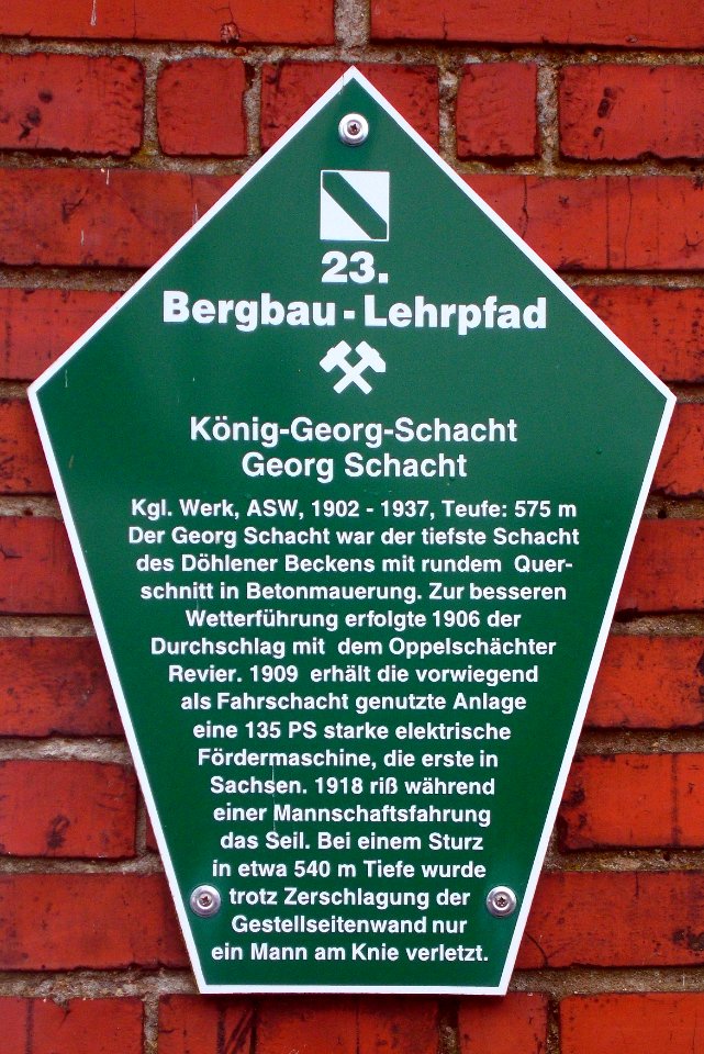 2017-11-06_Weißig_Tafel_am_König-Georg-Schacht
