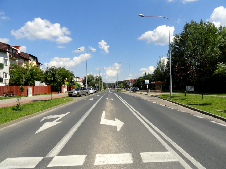 2017_Warszawa-Wesoła_ulica_Jana_Pawła_II,_1