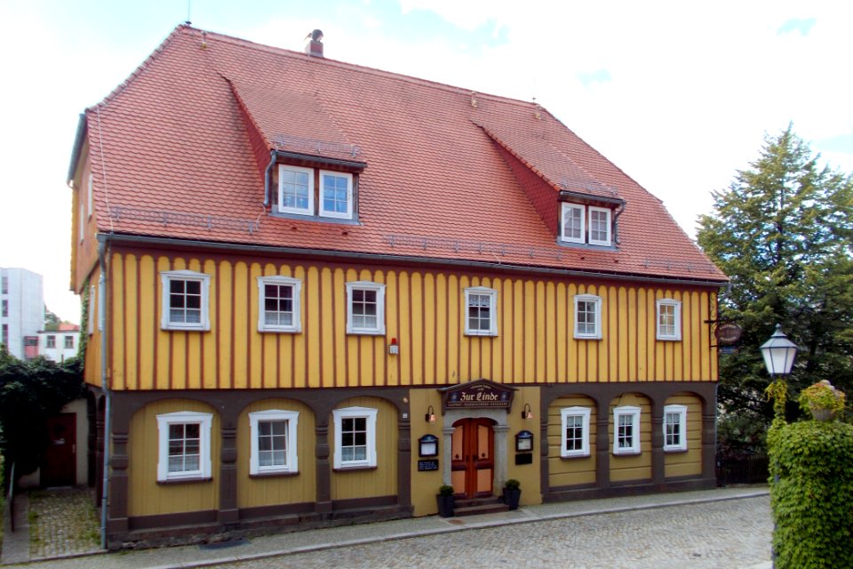 2017_Wilthen_Gasthaus_und_Hotel_'Zur_Linde'_nahe_der_Kirche