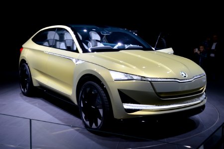2017_Skoda_Vision_E._Spielvogel_1