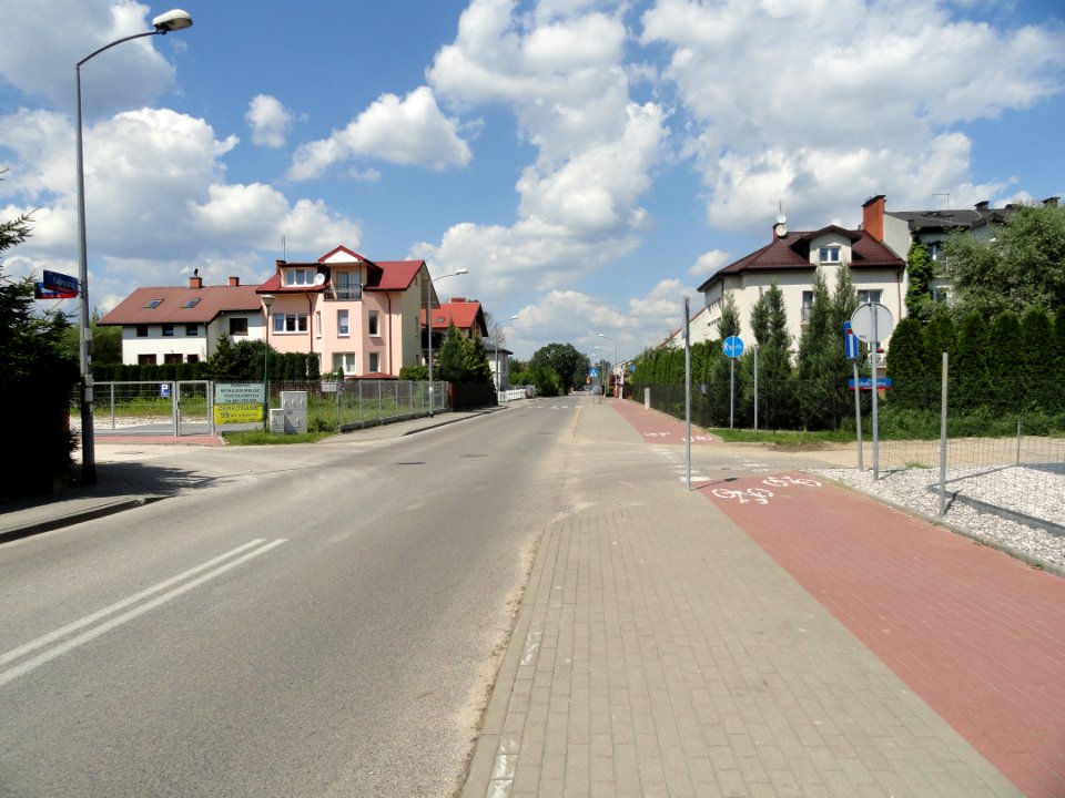 2017_Warszawa-Wesoła_ulica_Fabryczna