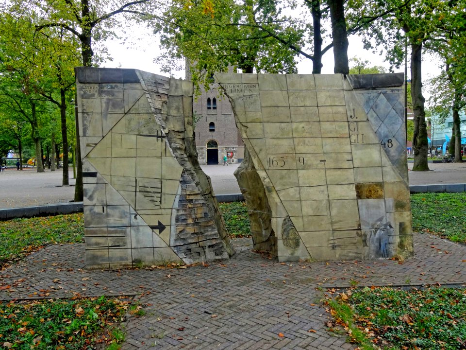 20151007_Opengescheurde_Archiefdoos_Kees_van_Renssen_Emmen