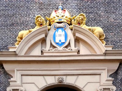 20150909_Bekroning_poort_Nieuwe_Toren_Kampen
