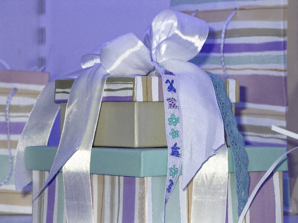 Wrapping paper made give