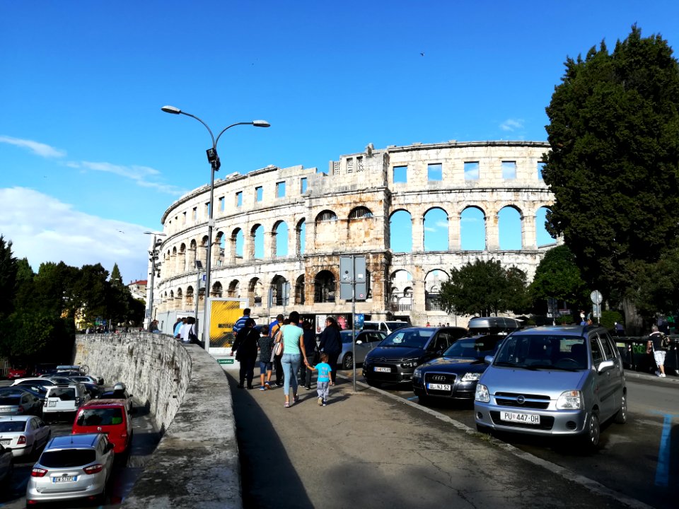 2017_Amphitheatre_(Pula),_exterior_01