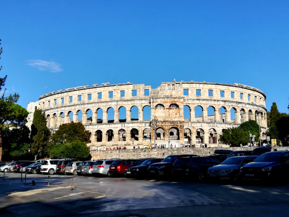 2017_Amphitheatre_(Pula),_exterior_03