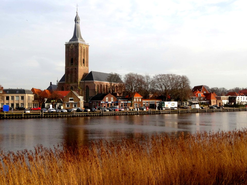 20151217_Zicht_op_Hasselt_met_Stephanuskerk_aan_het_Zwarte_Water