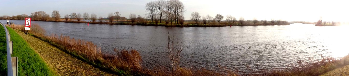 20151217_Zwarte_Water_met_uitmonding_Vecht1