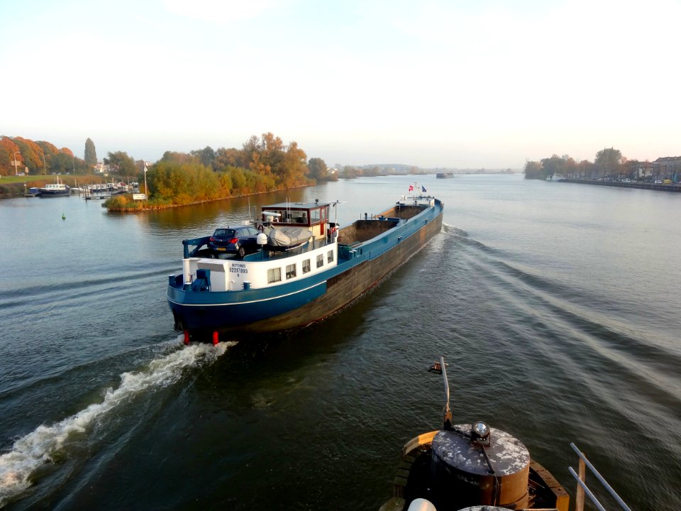 20151027_De_Neptunus_vanaf_Stadsbrug_Kampen