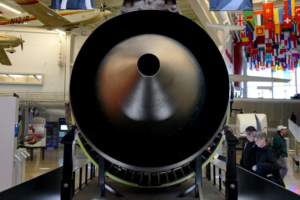 2016.10.13.112914_Rear_part_GE90_jet_engine_Future_of_Flight_Center_&_Boeing_Tour_Everett_Washington