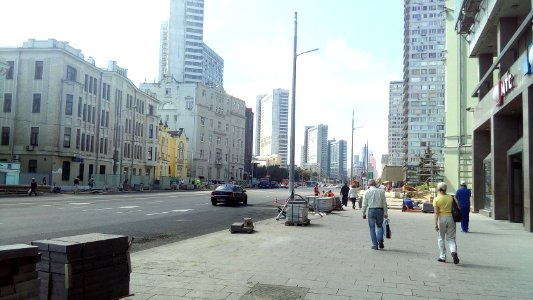 20160731_130312_Novy_Arbat_Street,_Moscow._July_2016